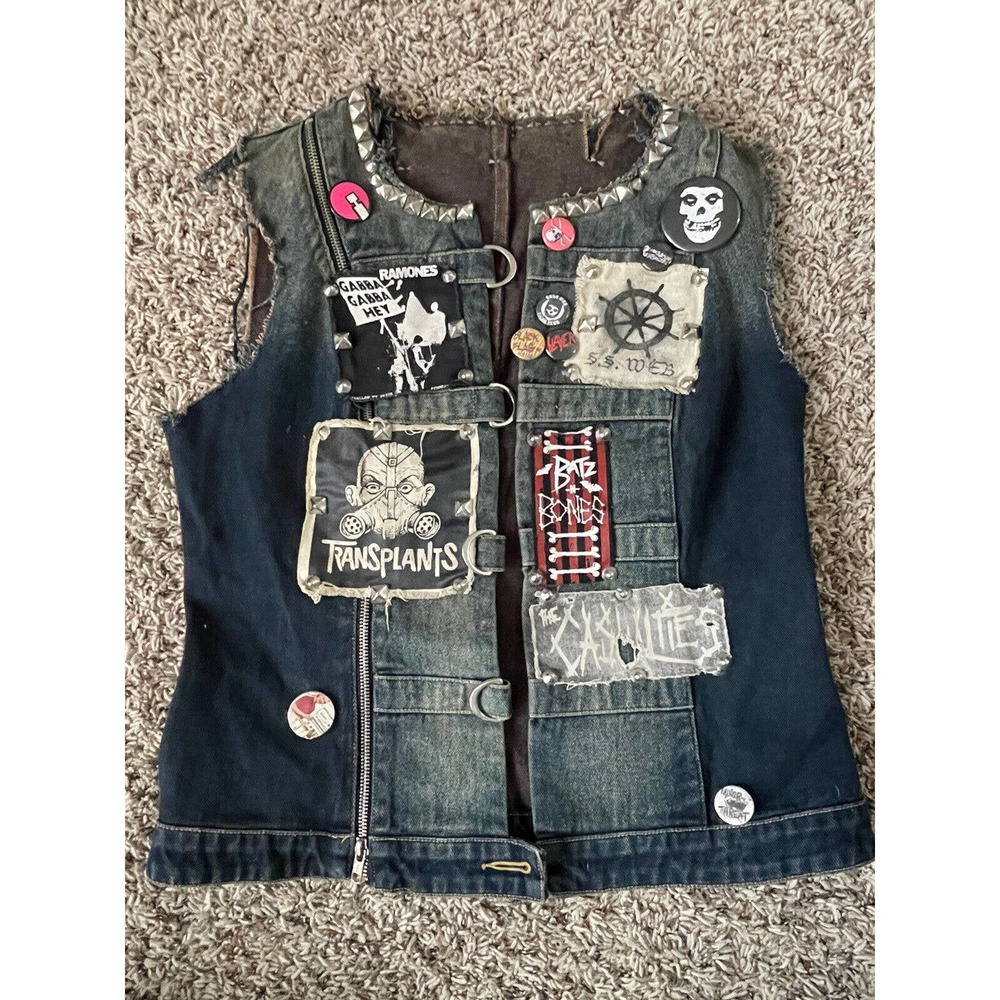Custom Made Patches Buttons Small Battle Vest Punk Rock Denim Jacket Studs